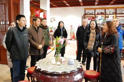常州市商务局组团考察服装城 探索产城融合新路径